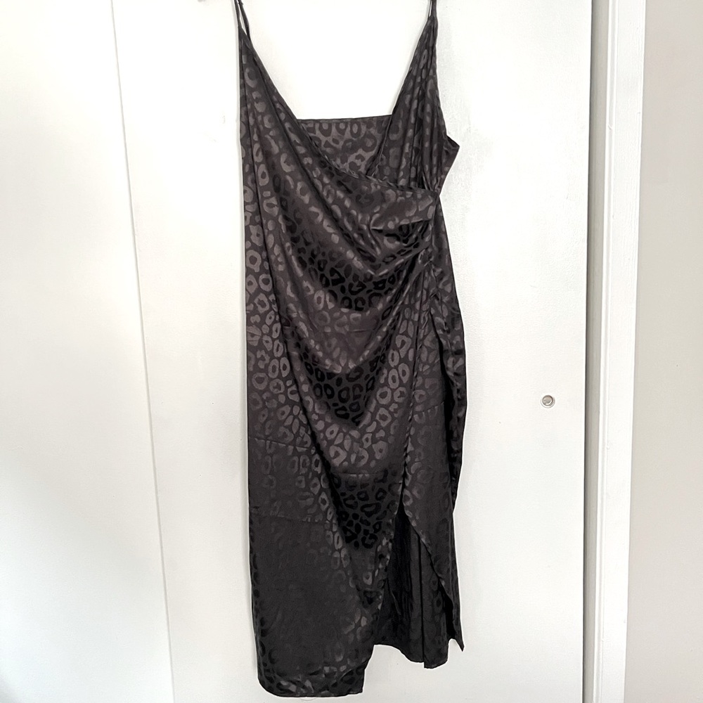 SHEIN CURVE - Cheetah slip dress